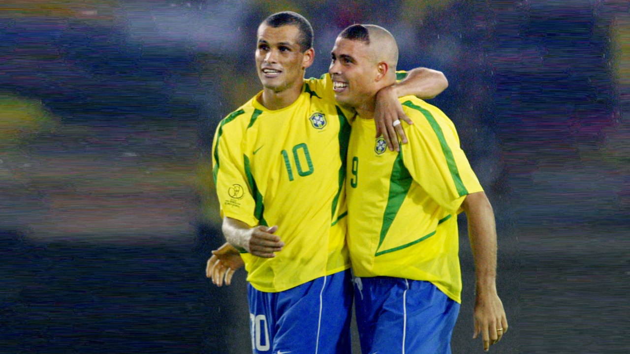 决赛中击败 决赛中击败