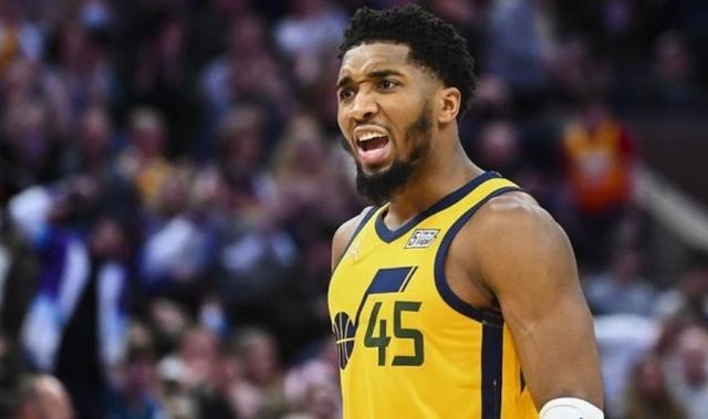 中展现出更 中展现出更