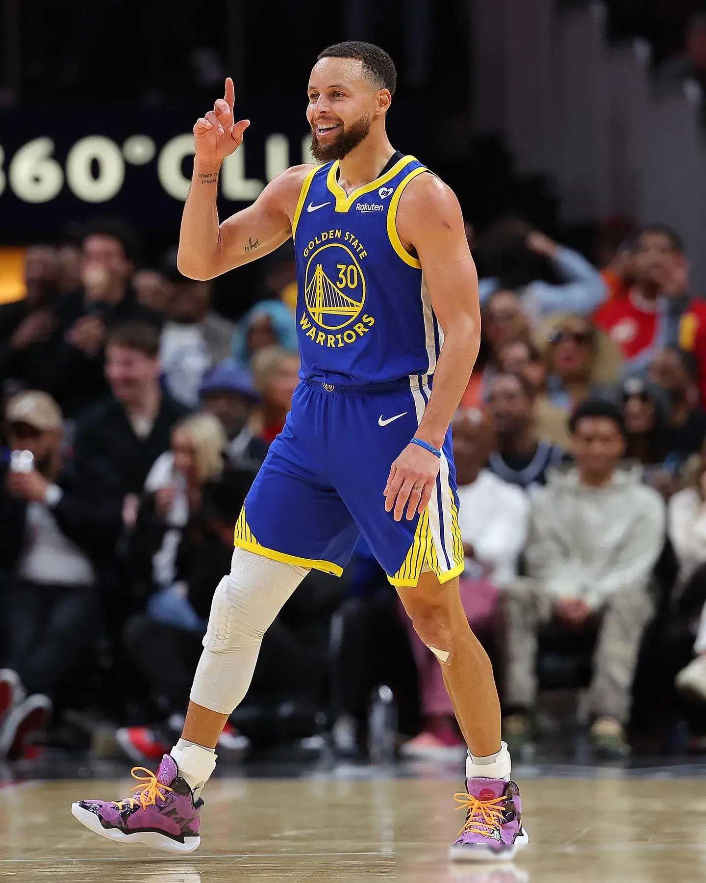 也不再只看 也不再只看